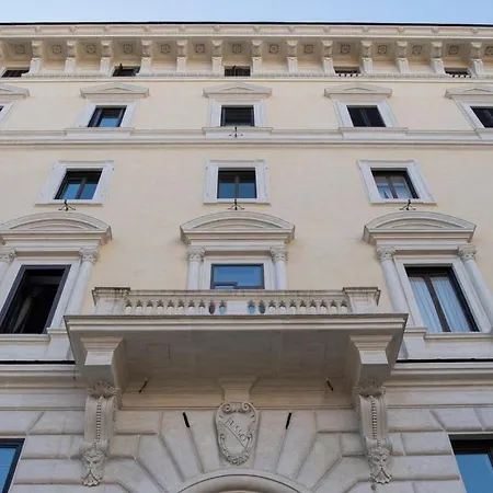 Caesarina Roma, Luxury 公寓