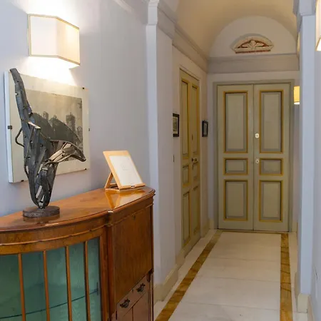 Caesarina Roma, Luxury Roma